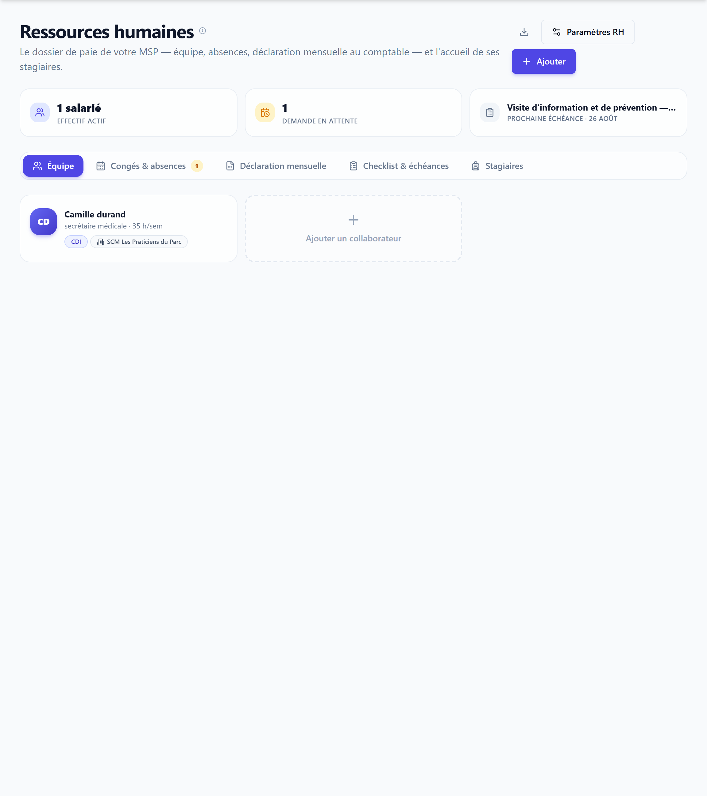 L'écran Ressources humaines : en haut, l'effectif, les demandes en attente et la prochaine échéance ; en dessous, une carte par collaborateur dans l'onglet « Équipe »